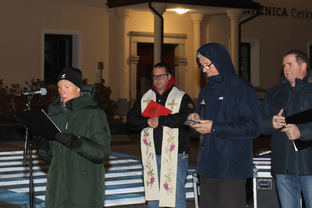 Prižig adventne svečke 08 Foto Ljubo Vukelič